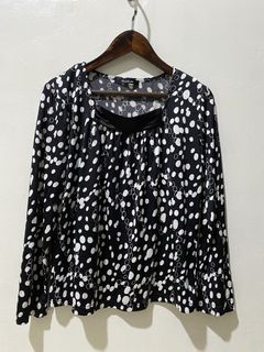 (Category: ) located in . Submitted by indaysukaycloset (Listing ID 1462750578, Image 1). Description: .