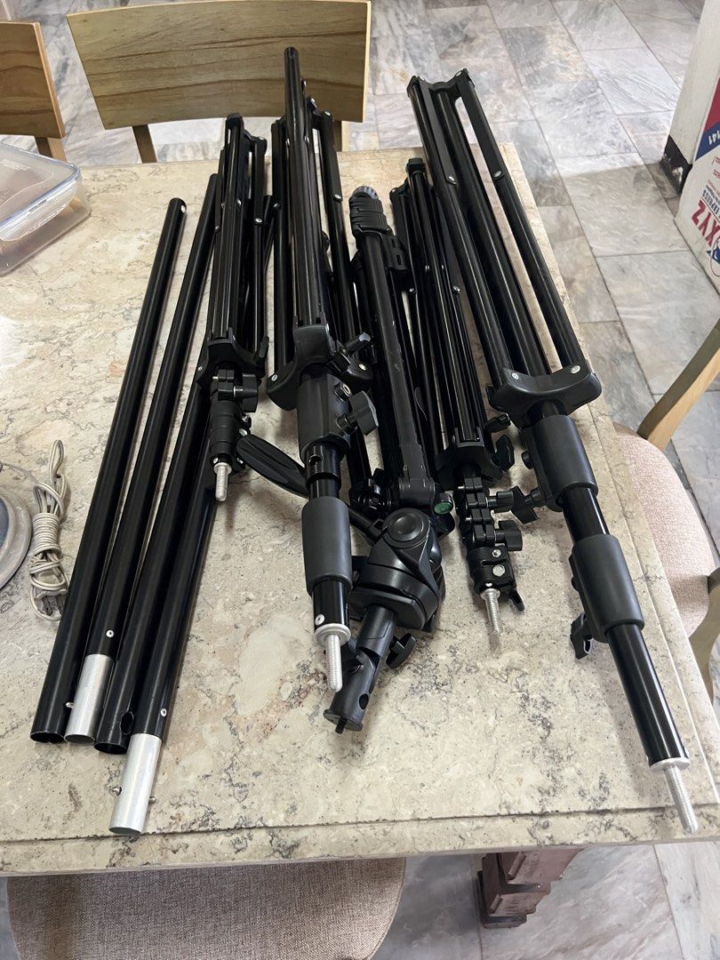 Black Light Stands with Tripod Legs and Mounts (Category: Lighting & Studio Equipment) located in Quezon City. Submitted by rmpineda (Listing ID 1462720170, Image 2). Description: Light stands and tripods - assorted set of 5 .