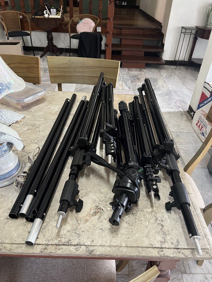 Black Light Stands with Tripod Legs and Mounts (Category: Lighting & Studio Equipment) located in Quezon City. Submitted by rmpineda (Listing ID 1462720170, Image 3). Description: Light stands and tripods - assorted set of 5 .