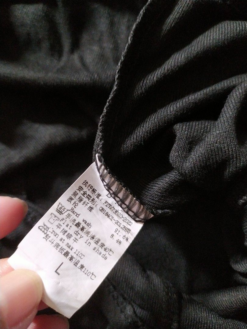 Black long sleeve cotton (Category: Blouses) located in Manila. Submitted by timtam04 (Listing ID 1462681968, Image 3). Description: fit small to large stretchable.