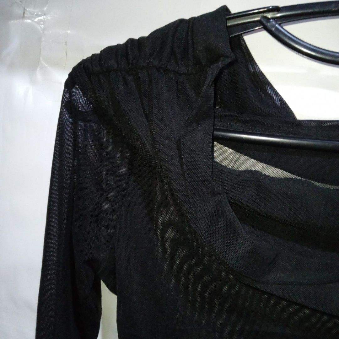 Black Mesh Long Sleeve Crop Top (Category: Longsleeves) located in Manila. Submitted by cian.collectives (Listing ID 1462818397, Image 3). Description: ✨ Title: Black Mesh Long Sleeve Crop Top Description: Fit to S-L, Can do many styles like half shoulder, asymmetrical top, and more. Perfect for sexy and casual wear. Price: 100.00 Flaws: none Payment Methods: Gcash, Maya (Payment First - No COD) 📍 Note: PLEASE MANAGE YOUR EXPECTATIONS, PRELOVED 