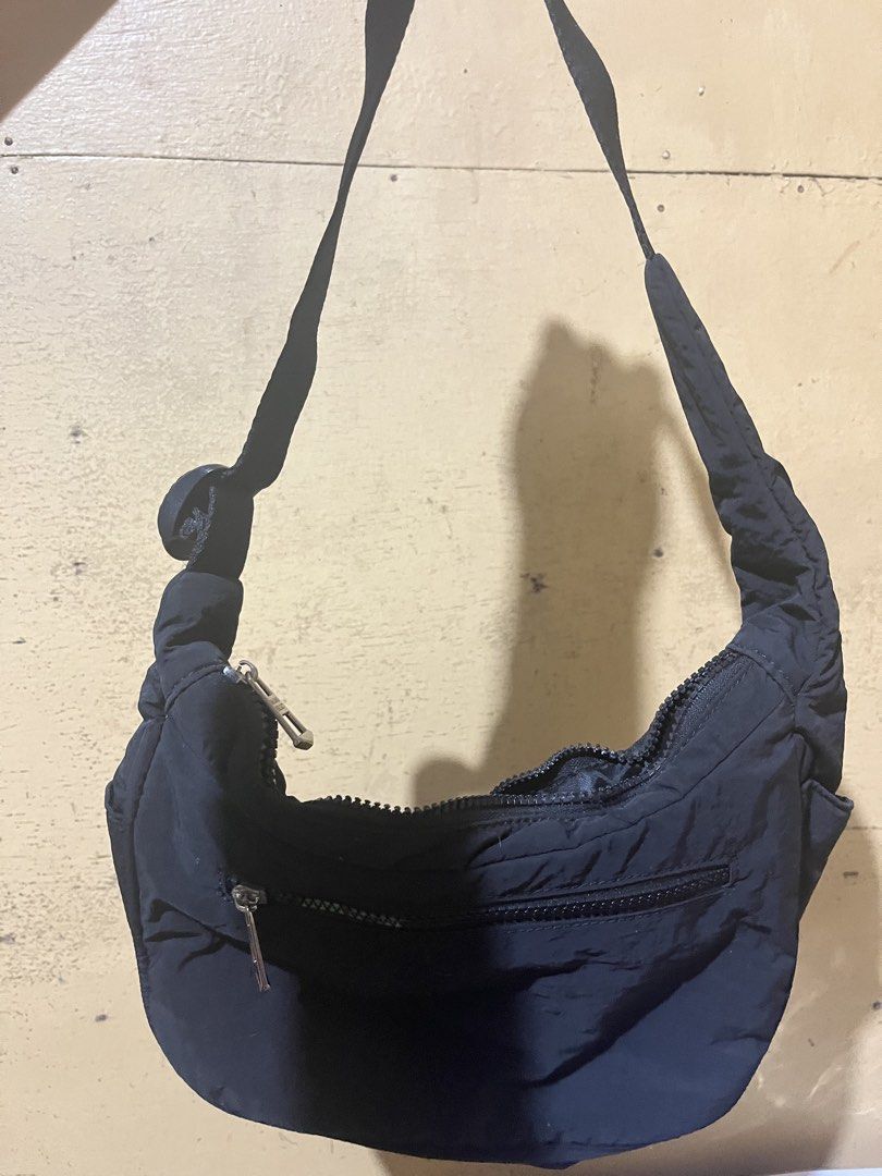 Black Mini MumuSelect Bag (Category: Shoulder Bags) located in Manila. Submitted by scythe.riego (Listing ID 1462806631, Image 2). Description: Message me for more details. Location: San Juan, Metro Manila MOP: GCASH MOD: Lalamove, JNT, SPX.
