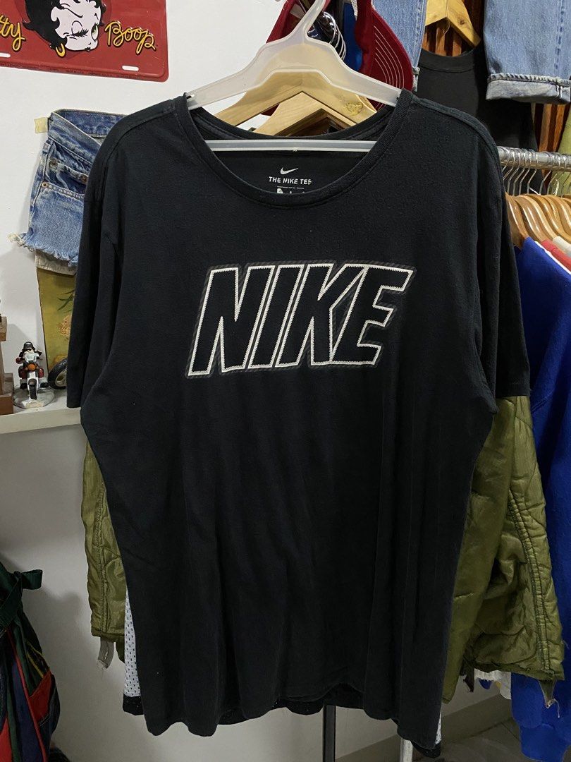Black Nike Tee T-Shirt (Category: Tshirts & Polo Shirts ) located in Taguig. Submitted by jhayarpuen15676 (Listing ID 1462776341, Image 2). Description: - Classic black Nike t-shirt - Iconic white outline Nike logo on chest - Comfortable fabric - Ideal for casual wear or workouts - Size: Large (L) - Dimes 22.5x29.5.