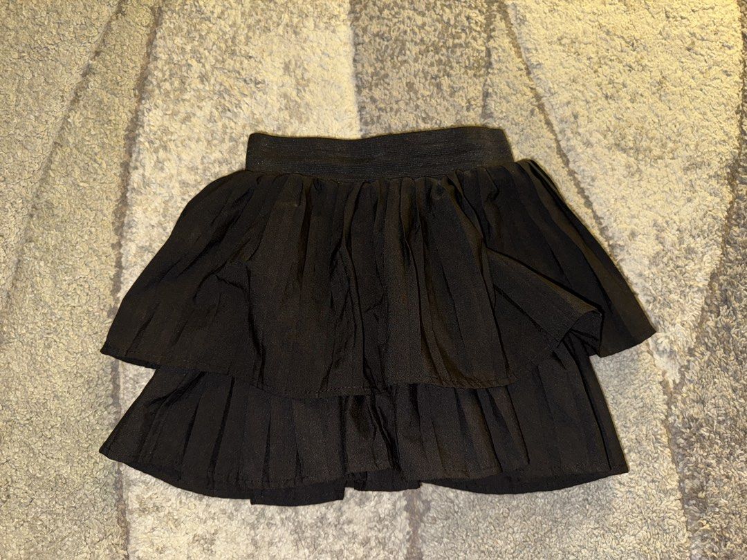 Black Pleated Skirt (Category: Skirts) located in Cebu City. Submitted by cholinesterase (Listing ID 1462866776, Image 1). Description: .