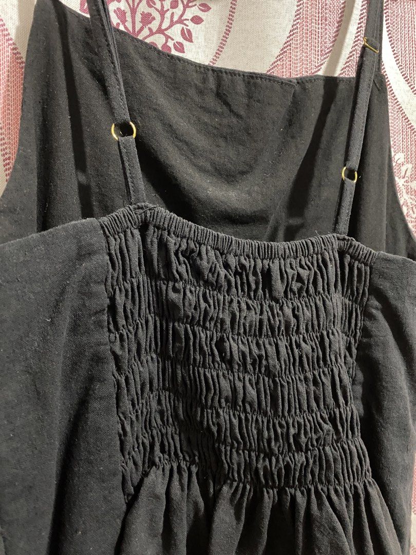 Black Spaghetti Strap Sleeveless Top 🖤 (Category: Sleeveless) located in Tanza. Submitted by vhies_closet24 (Listing ID 1462725346, Image 3). Description: • Brand new, never used • Impulse buy — just been sitting in my closet • Decluttering.