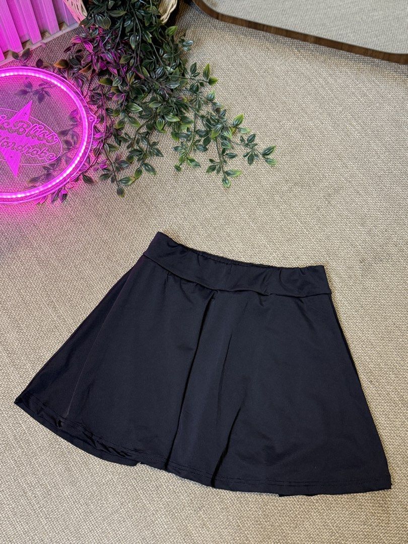 Black Sport Skort SP157 (Category: Activewear) located in Naga. Submitted by ubi04 (Listing ID 1462767715, Image 2). Description: .