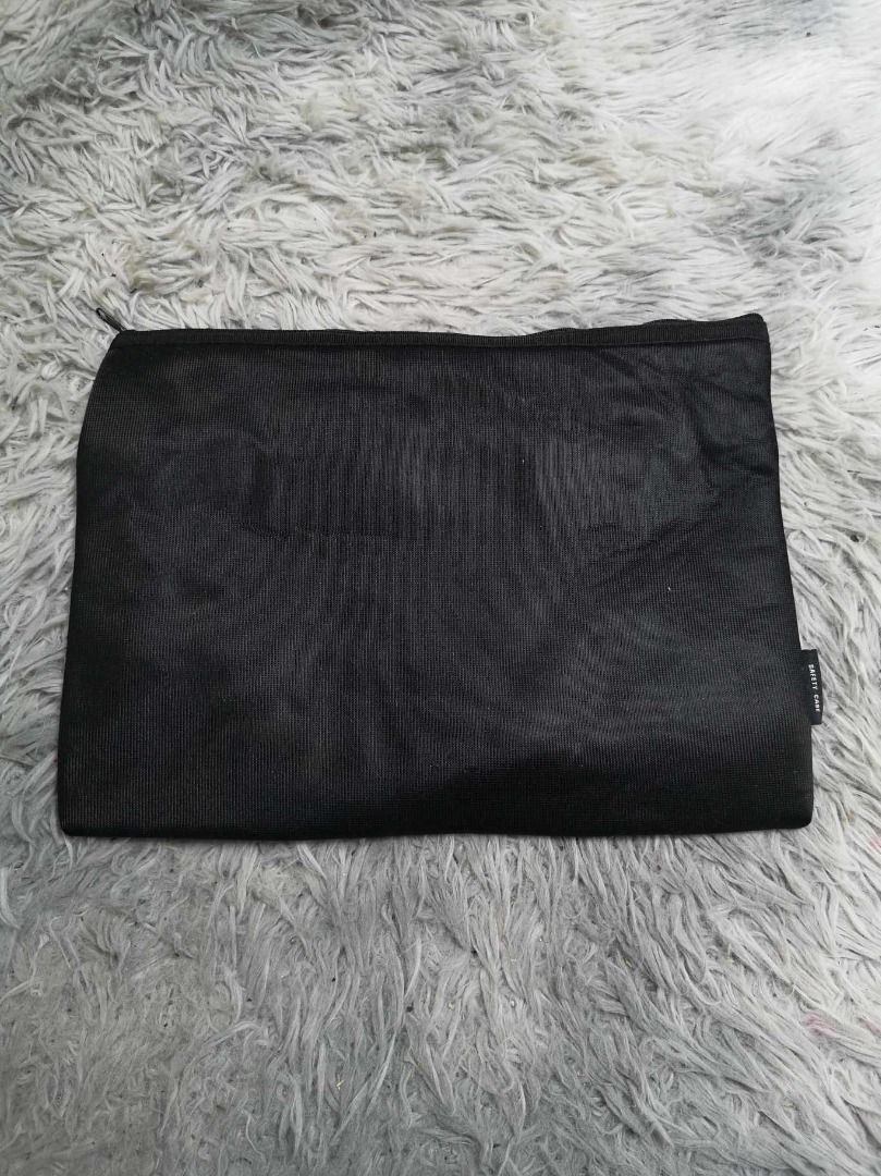 Black Top Zippered Closure Pouch (Category: Stationery & School Supplies) located in Santa Cruz. Submitted by jmy_surplus.2 (Listing ID 1462698776, Image 1). Description: Size ; L - 9.5 W - 13 Color ; Black Type ; Pouch Brand ; No brand Material ; Nylon Style ; Black Zipper Closure Flat Pouch LR 129 JMY 5 Batch #222.