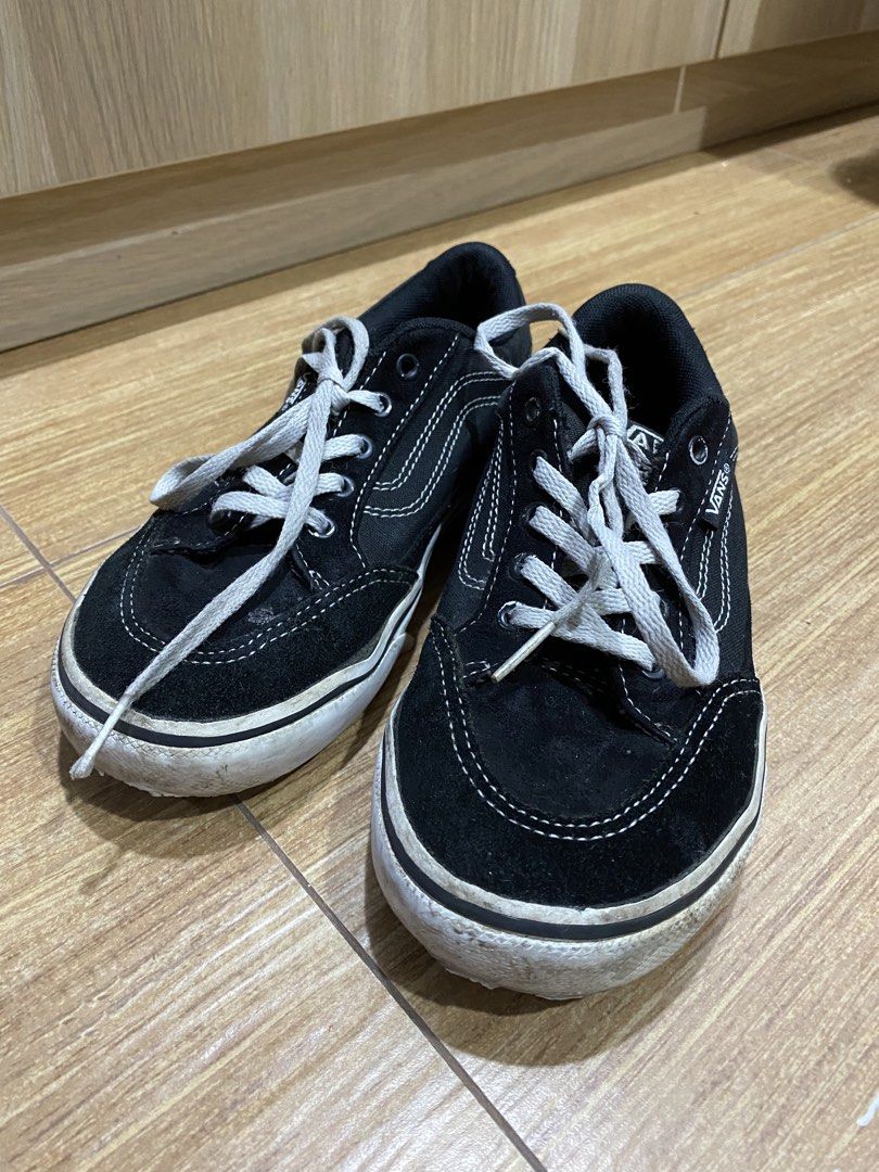 Black Vans Bearcat Skate Shoes (Category: Babies & Kids Fashion) located in Quezon City. Submitted by pbonlinestore (Listing ID 1462819092, Image 2). Description: Rfs: Decluttering .
