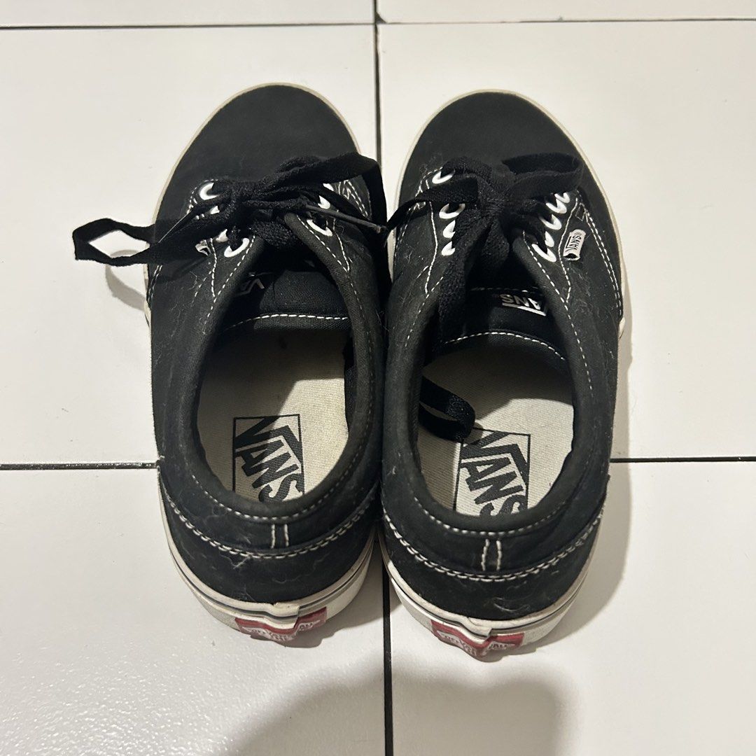 Black Vans Low Top Sneakers (Category: Sneakers) located in Quezon City. Submitted by edajsingh (Listing ID 1462870947, Image 1). Description: Used twice only.