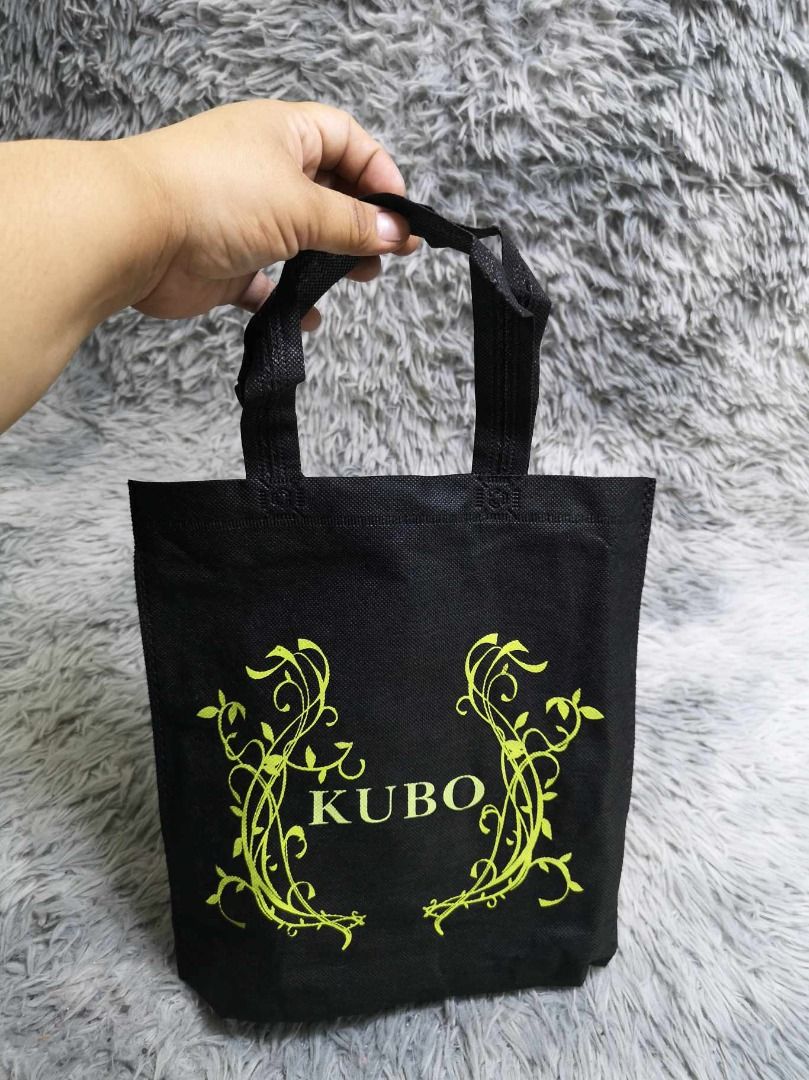 Black Yellow Print Design Tote Bag (Category: Tote Bags) located in Santa Cruz. Submitted by jmy_surplus.2 (Listing ID 1462704110, Image 3). Description: Size ; L - 12 W 11 Color ; Black Type ; Tote Bag Brand ; No brand Material ; Nylon Style ; Black Durable Tote bag LR 129 JMY 5 Batch #222.