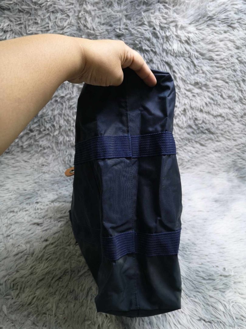 Black Zipper Closure Large Capacity Tote Bag (Category: Tote Bags) located in Santa Cruz. Submitted by jmy_surplus.2 (Listing ID 1462704247, Image 3). Description: Size ; L - 15 W - 20 Color ; Black Type ; Tote Bag Brand ; No brand Material ; Nylon Style ; Black Zipper Closure Durable Tote bag LR 129 JMY 5 Batch #222.