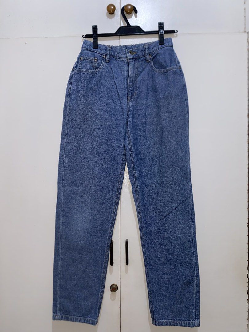 Blue Denim High-Waisted Jeans (Category: Jeans) located in Quezon City. Submitted by addy_addy (Listing ID 1462821494, Image 1). Description: - Classic blue denim jeans - High-waisted fit - Relaxed leg - Button and zip closure - Two front pockets - Two back pockets - Simple and versatile design - Perfect for everyday wear - Easy to pair with any top - Approximate measurements * Waistband: 27.5 inches * Length: 38 inches * Inseam: 28 inches * Fron