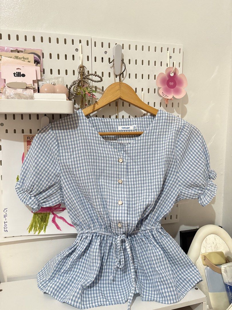 Blue Gingham Top (Category: Blouses) located in Dasmarinas. Submitted by ellemrxi (Listing ID 1462857719, Image 1). Description: .
