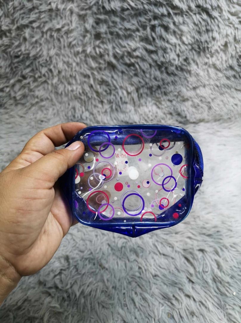 Blue With Colorful Bubble Design Coin Purse (Category: Purses & Pouches) located in Santa Cruz. Submitted by jmy_surplus.2 (Listing ID 1462686302, Image 3). Description: Size ; L - 4 W - 5 Color ; Blue Type ; Purse Brand ; No brand Material ; PVC Style ; PVC Zipper Closure Coin Purse LR 129 JMY 5 Batch #222.