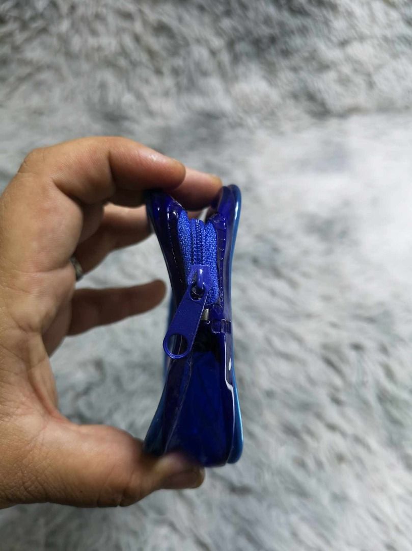 Blue With Colorful Bubble Design Coin Purse (Category: Purses & Pouches) located in Santa Cruz. Submitted by jmy_surplus.2 (Listing ID 1462686302, Image 2). Description: Size ; L - 4 W - 5 Color ; Blue Type ; Purse Brand ; No brand Material ; PVC Style ; PVC Zipper Closure Coin Purse LR 129 JMY 5 Batch #222.