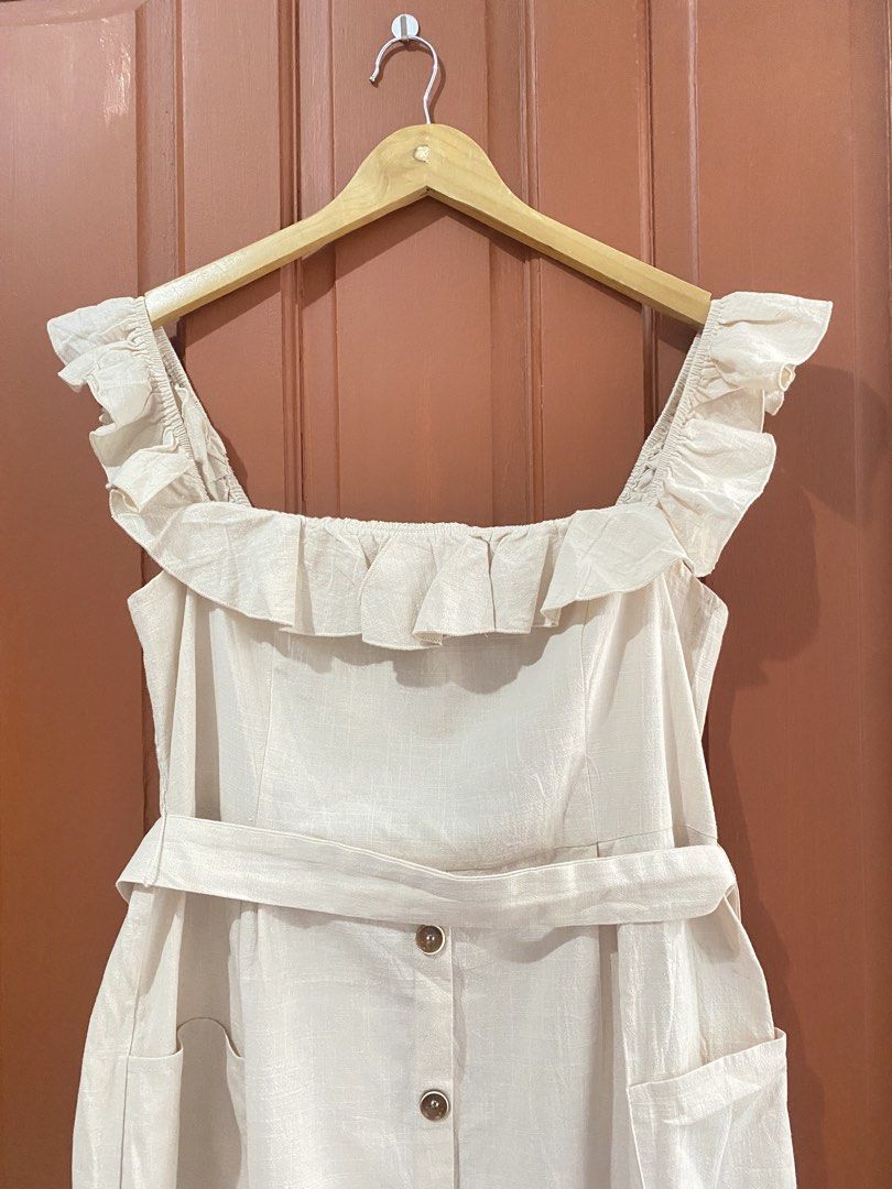 BNEW Cupshe Dress (Category: Dresses) located in Manila. Submitted by qamilluxe (Listing ID 1462766524, Image 2). Description: Pwede offshie, pwede sleeveless type SUPER GANDA TO! Smocking likod (stretchable) LARGE-XL.