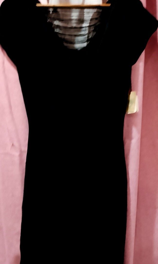 BNWT Emma&Gaia Dress Medium (Category: Dresses) located in Cabanatuan. Submitted by miss.maia (Listing ID 1462806975, Image 1). Description: Brand: Emma&Gaia Style: Crudelia (inspired by a dramatic, Cruella-like aesthetic) Color: Nero Crudelia (Cruella Black) Size: IT 42 (US 6 / Medium) HKD 1,928 is equal to approximately ₱14,100 (Philippine Pesos), based on recent exchange rates where 1 HKD equals roughly ₱7.31 ‼️selling love for only 680 only B