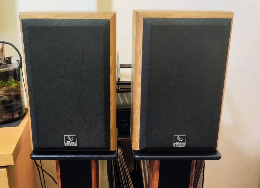 bookshelf Infinity SL-20 (Category: Soundbars, Speakers & Amplifiers) located in San Juan City. Submitted by guev168 (Listing ID 1462712523, Image 1). Description: meetup McDonald's Madsion Ortigas Greenhills or Lalamove GCASH payment high sensitivity 90db 6.5 inch driver sealed cabinet very good speakers versatile 10-75 watts power handling add 2,000 for stands.