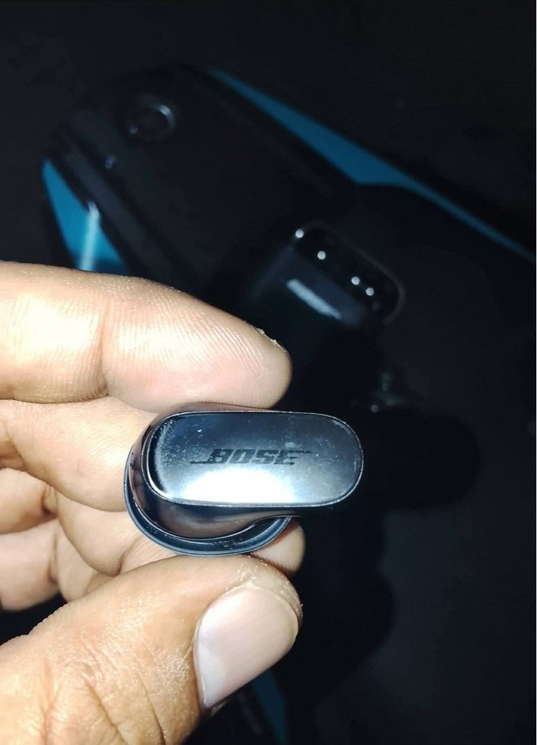 Bose Wireless Earbuds with Charging Case (Category: Earphones) located in Pateros City. Submitted by labulabs (Listing ID 1462718505, Image 2). Description: - Bose wireless earbuds - Color: Black - Includes charging case - Minor cosmetic scuffs on the charging case - Excellent sound quality - Selling because I received a new pair.