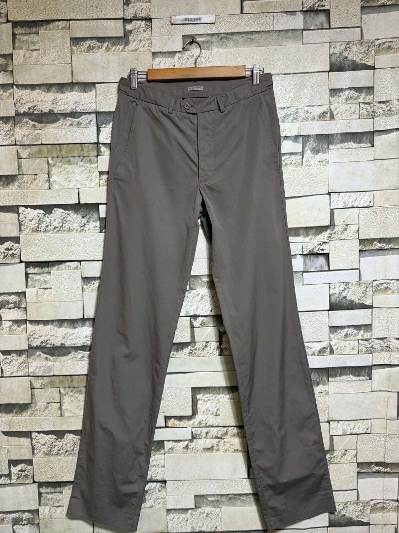 Bottega Veneta Button Fly Trousers Grey (Category: Trousers) located in Santa Rosa. Submitted by alejon007 (Listing ID 1462831372, Image 1). Description: Bottega Veneta Button Fly Trousers Grey MADE IN ITALY🇮🇹 Stretch fit 100% Legit Excellent condition No issues Size fit 30/31 actual waist measure x 47 length PRIC 3⃣5⃣8⃣0⃣ PM .