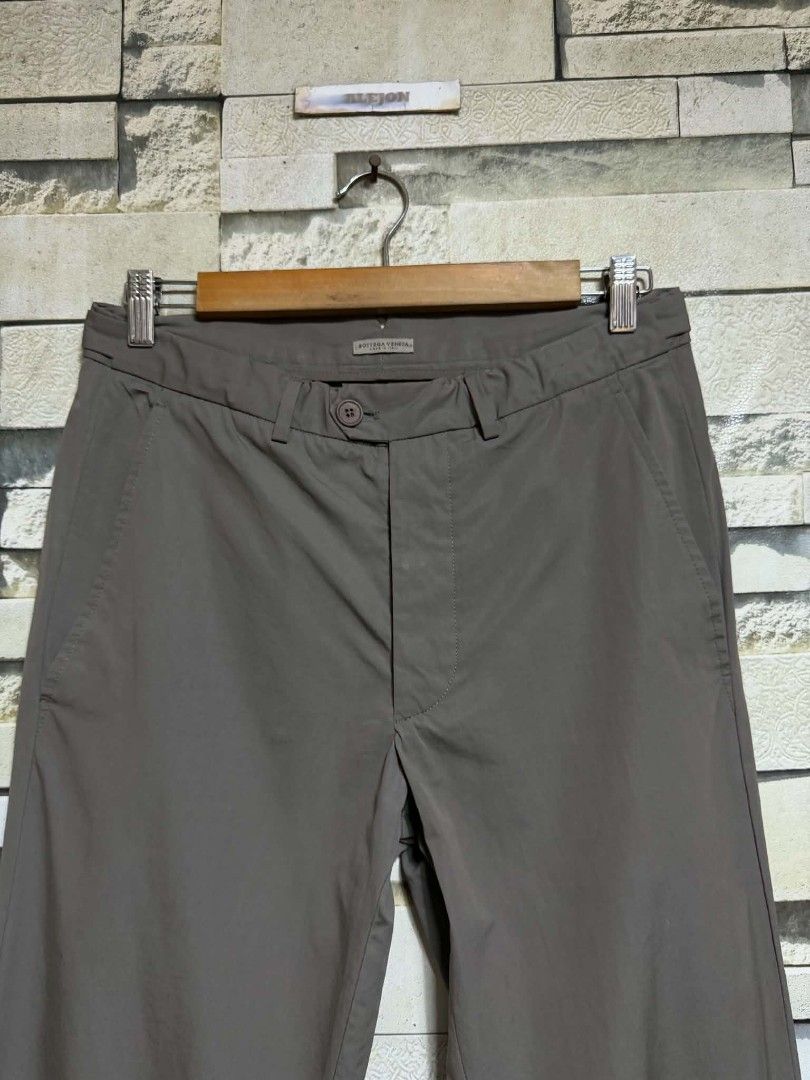 Bottega Veneta Button Fly Trousers Grey (Category: Trousers) located in Santa Rosa. Submitted by alejon007 (Listing ID 1462831372, Image 2). Description: Bottega Veneta Button Fly Trousers Grey MADE IN ITALY🇮🇹 Stretch fit 100% Legit Excellent condition No issues Size fit 30/31 actual waist measure x 47 length PRIC 3⃣5⃣8⃣0⃣ PM .