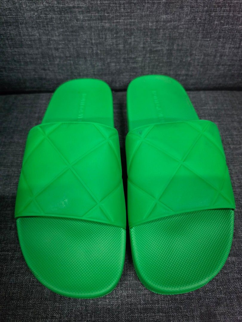 Bottega Veneta Slides (Category: Slippers & Slides) located in General Trias. Submitted by rb_collezione (Listing ID 1462829497, Image 1). Description: Original Bottega Veneta Likenew Condition.