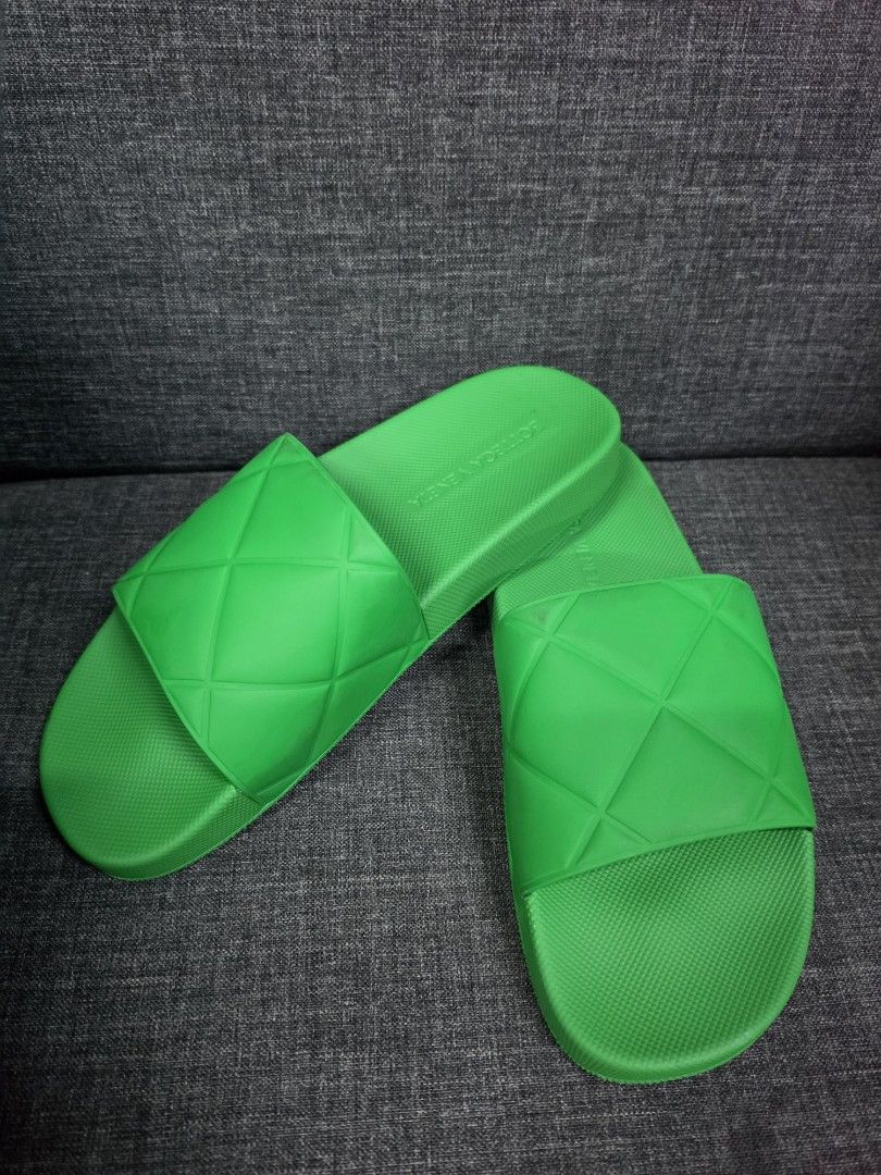 Bottega Veneta Slides (Category: Slippers & Slides) located in General Trias. Submitted by rb_collezione (Listing ID 1462829497, Image 3). Description: Original Bottega Veneta Likenew Condition.