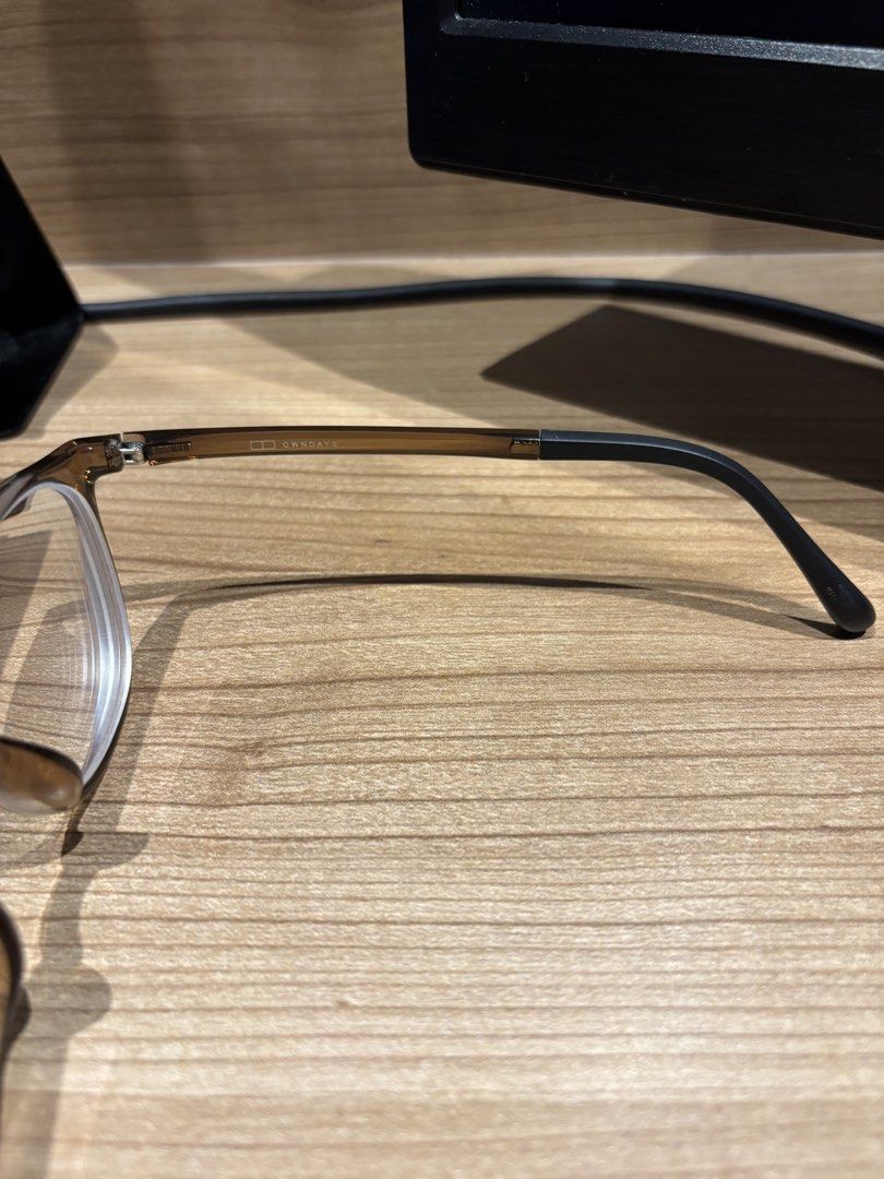 Brown Eyeglasses Frame (Category: Sunglasses & Eyewear) located in Manila. Submitted by enzosells777 (Listing ID 1462817979, Image 2). Description: - Light brown eyeglasses frame - Black accents on the arms - Currently with prescription .
