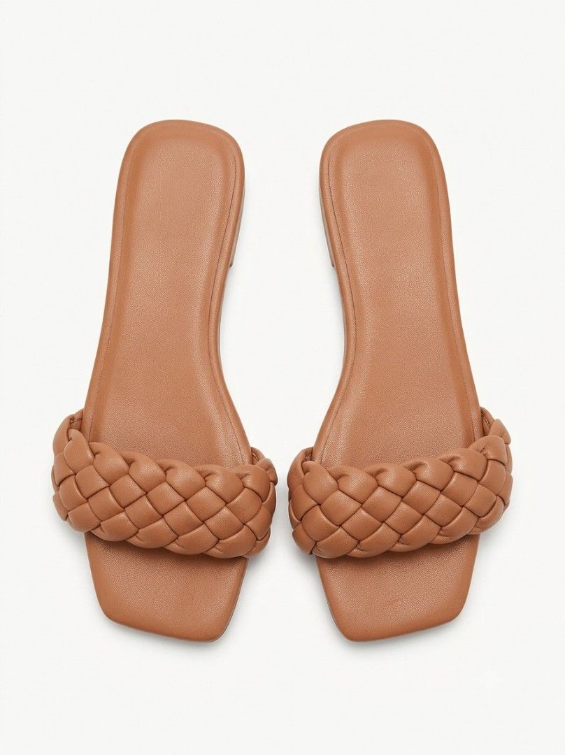 Brown sandals or slides (Category: Slippers and slides) located in Bocaue. Submitted by jessdcluters (Listing ID 1462862959, Image 2). Description: .
