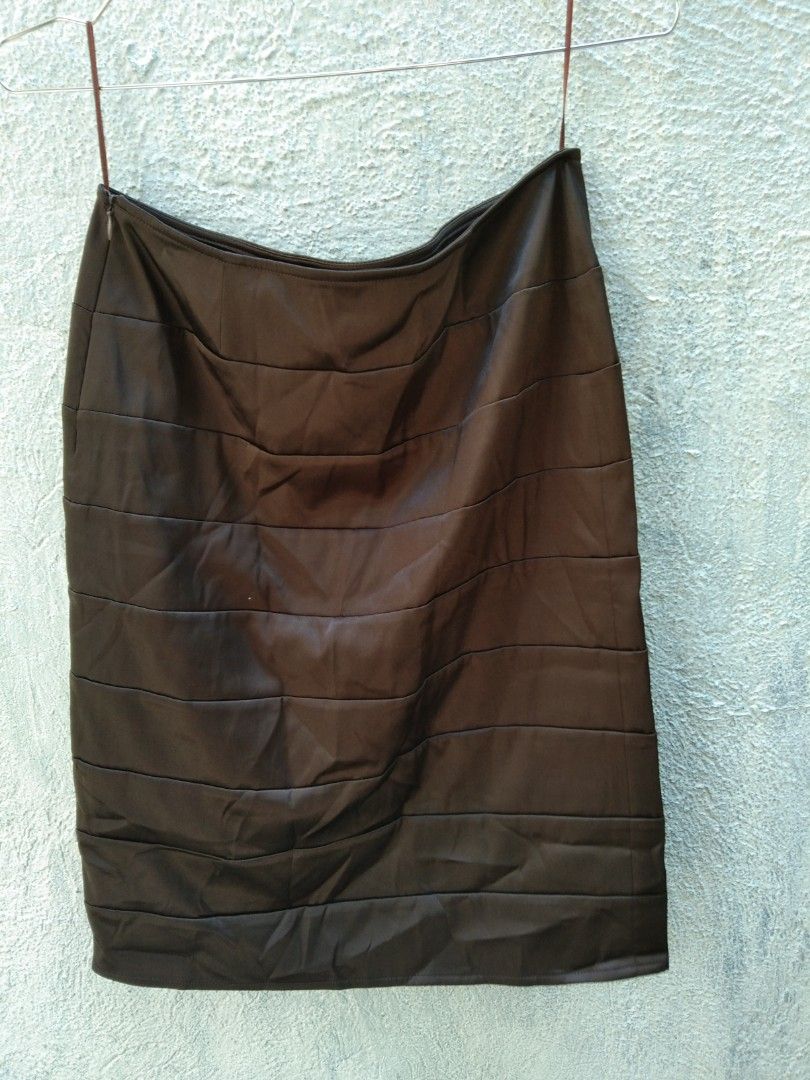 Brown skirt mphosis medium (Category: Other Bottoms) located in Quezon City. Submitted by eidorableshop (Listing ID 1462694289, Image 3). Description: .