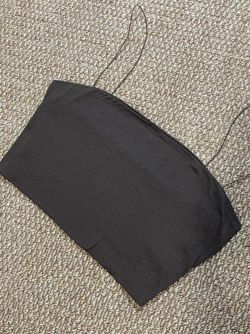 Brown Spaghetti Strap Crop Top - XS (Category: Sleeveless) located in Pasig City. Submitted by miafml-closet-cleanout (Listing ID 1462746109, Image 1). Description: posted price is fixed ♡ will not respond to hagglers. 💵 mop: gcash / bdo / maribank / unionbank 🛵 courier: any as long as arranged by buyer 🙅🏻‍♀️ no requested worn photos ❌ no meet-ups.