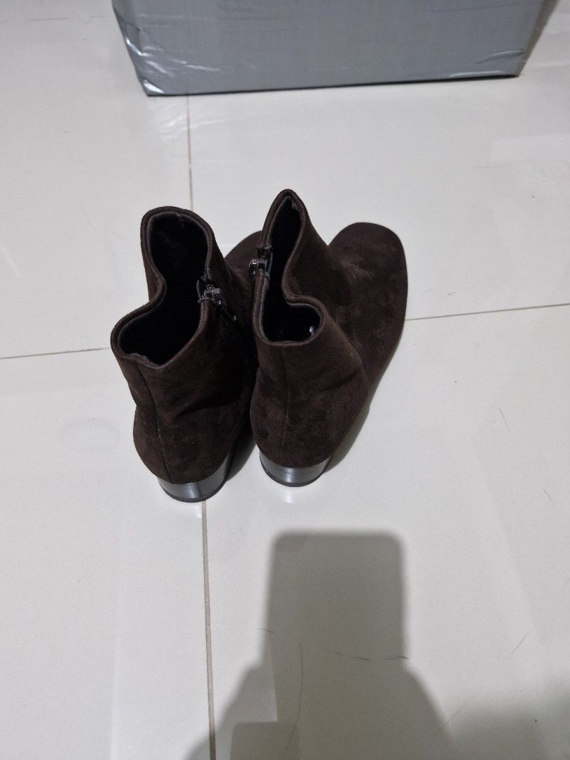 Brown Suede Ankle Boots Size 7 (Category: Boots) located in Manila. Submitted by madam_q (Listing ID 1462870226, Image 2). Description: - Bought in Canada.. - Used 2x only Brown suede ankle boots - Side zipper closure for easy wear - Low block heel for comfort - Suitable for everyday use - Realy good for officer attire - Size 7.