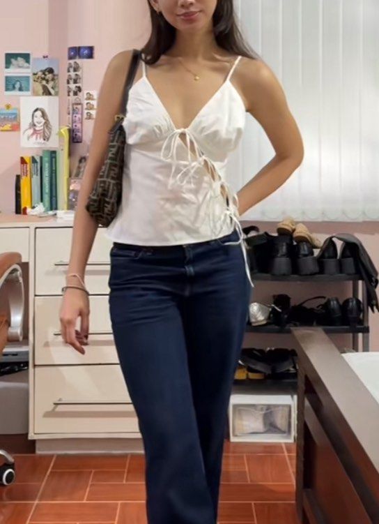 bsco summer tie top (Category: Sleeveless) located in Caloocan City. Submitted by v6nnies (Listing ID 1462754488, Image 3). Description: bsco tie top (forgot what its called) size medium no ww because its too big would looove to keep this but its rlly too big on me 🥹 got this for about 350 before.