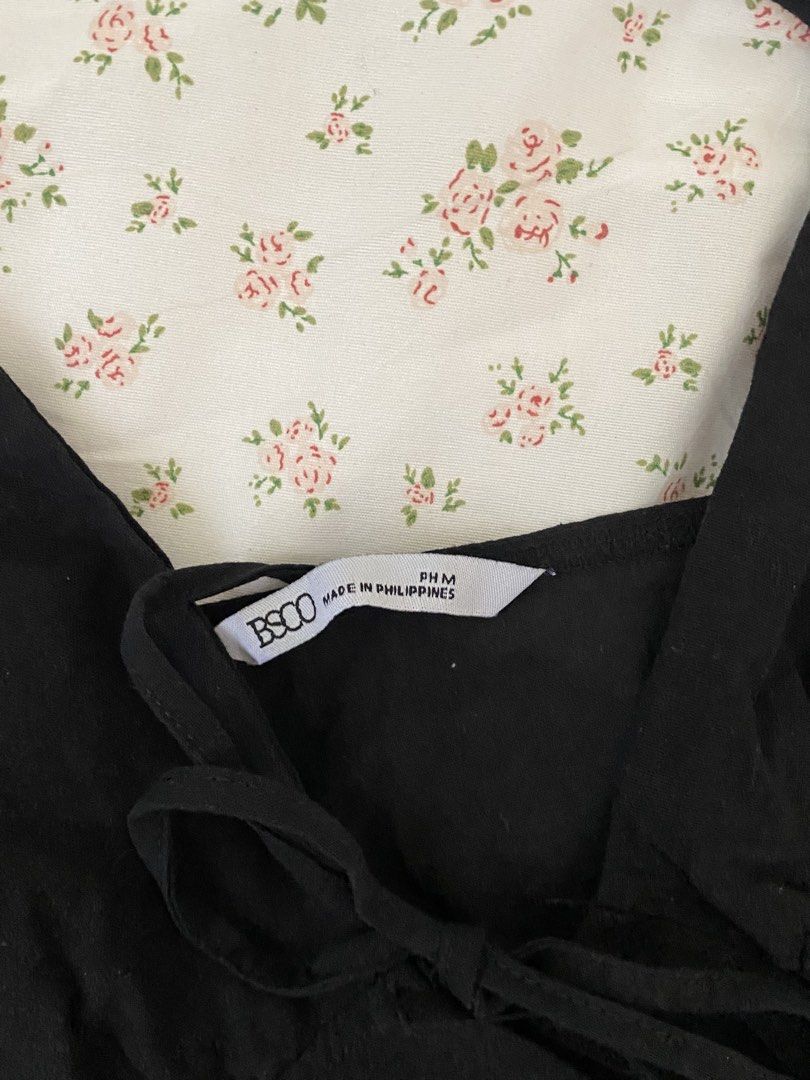 bsco summer tie top (Category: Sleeveless) located in Caloocan City. Submitted by v6nnies (Listing ID 1462754488, Image 2). Description: bsco tie top (forgot what its called) size medium no ww because its too big would looove to keep this but its rlly too big on me 🥹 got this for about 350 before.
