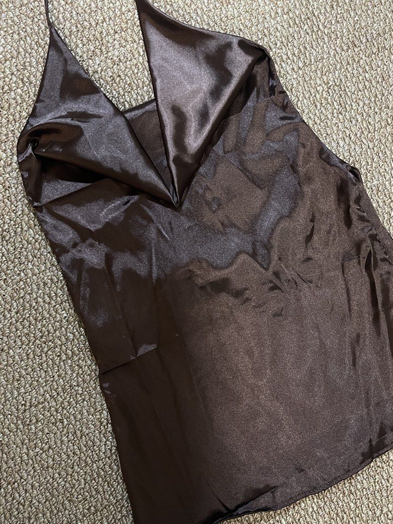 BSCO Vera High Cowl Neck, Backless - XS (Category: Sleeveless) located in Pasig City. Submitted by miafml-closet-cleanout (Listing ID 1462808342, Image 3). Description: - never worn posted price is fixed ♡ will not respond to hagglers. 💵 mop: gcash / bdo / maribank / unionbank 🛵 courier: any as long as arranged by buyer 🙅🏻‍♀️ no requested worn photos ❌ no meet-ups.