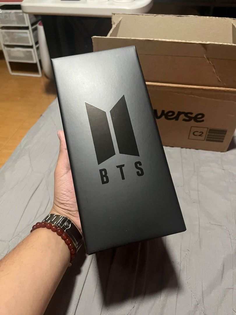 [ONHAND] BTS ARMY BOMB VER. 4 SEALED/UNOPENED LIGHTSTICK (Category: K-Wave Merchandise) located in Valenzuela. Submitted by hachiebi (Listing ID 1462811065, Image 1). Description: BTS ARMY BOMB VER. 4 LIGHTSTICK *Cross posted on FB* - SEALED. Never used. - Bought from Weverse - Can provide proof authenticity (Weverse) - Complete inclusions - On hand and ready to ship Money back if proven fake. DM if inch! .