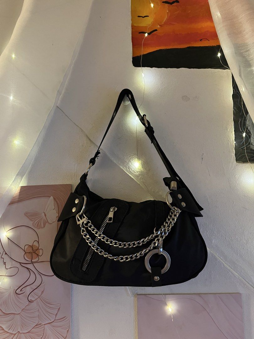 Bundle kili and Mimi & Coco Beige Leather Satche (Category: Luxury Bags & Wallets) located in Makati City. Submitted by bbt.l (Listing ID 1462868875, Image 1). Description: 250 each Bundle 400 Kili bag and small doctors bag.