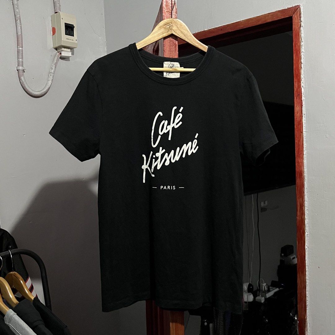 Cafe Kitsune By Maison Kitsune (Category: Tshirts & Polo Shirts ) located in Davao. Submitted by lwndvo (Listing ID 1462878044, Image 2). Description: Cafe Kitsune By Maison Kitsune Tee Excellent UC Authentic Dimensions: Width: 19 Length: 27 Issue/s: Sign of use, lints Price: 680 + shipping .