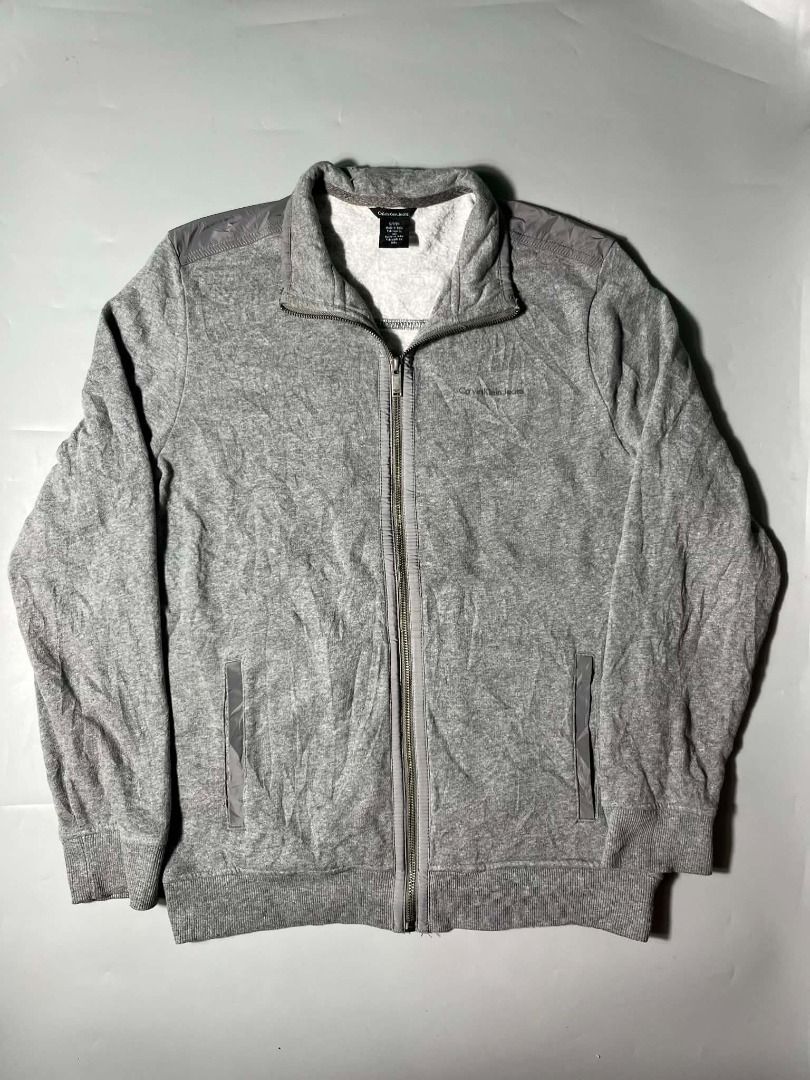 CALVIN KLIEN (Category: Coats, Jackets and Outerwear) located in General Santos City (Dadiangas). Submitted by arjay_genita (Listing ID 1462885228, Image 1). Description: Calvin Klien ‼️Size Large (22/28) ‼️Excellent condition ‼️Color rate 9.5./10 ‼️No issue.