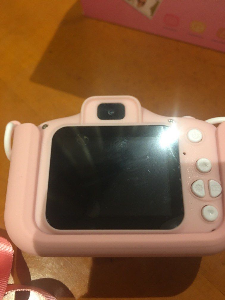 Camera (Category: Cameras) located in Singapore. Submitted by meang (Listing ID 1462774696, Image 3). Description: Brand new unit . Offer for all . .