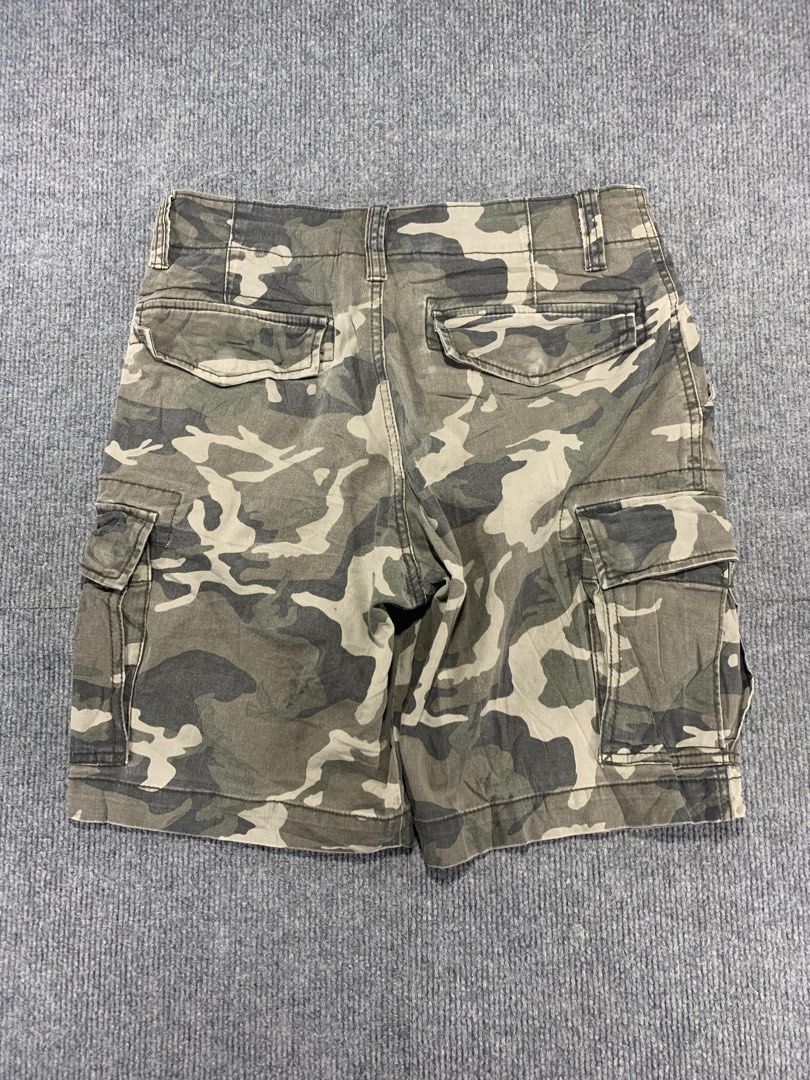 Cargo Camo Old Navy (Category: Shorts) located in Dumaguete. Submitted by dailywear6200 (Listing ID 1462829933, Image 2). Description: Cargo Old Navy Size 30 Waistline 15.5 Length 19 Leg opening 10 .