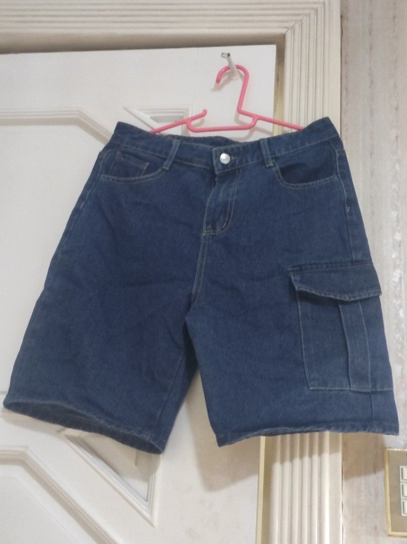 Cargo jorts shorts (Category: Shorts) located in Bocaue. Submitted by jessdcluters (Listing ID 1462804538, Image 2). Description: .