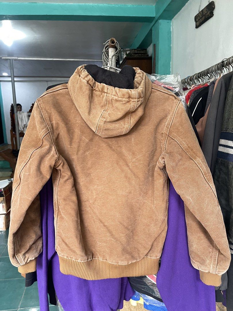 Carhart Brown Duck Jacket (Category: Coats, Jackets and Outerwear) located in Manila. Submitted by john_robert00 (Listing ID 1462772161, Image 2). Description: No Issue.