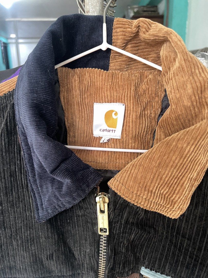 Carhart Colorblock Corduroy Jacket (Category: Coats, Jackets and Outerwear) located in Manila. Submitted by john_robert00 (Listing ID 1462771405, Image 3). Description: No issue.