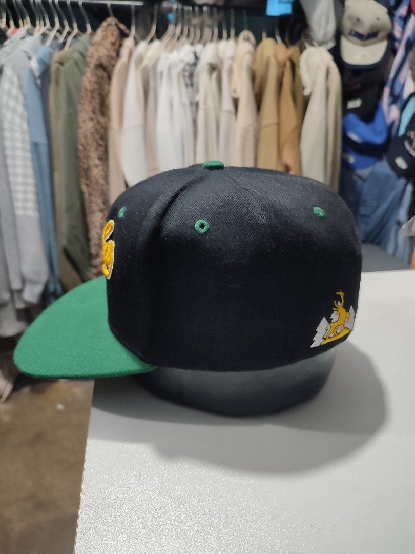 Cariboo Beer Snapback Cap Black Green One Size (Category: Caps & Hats) located in Manila. Submitted by momofunodos (Listing ID 1462811768, Image 2). Description: ALL ITEMS ARE PRE-LOVED ✅Bale source. ✅Ukay thrifted. ✅Manage your expectations these are ukay.( dont expect crispy as new) ✅ Colors may different in person due to camera lens and lights. ✅ There's a sign of usage in every item ✅ Small stain washable stain are normal in ukay we do not co