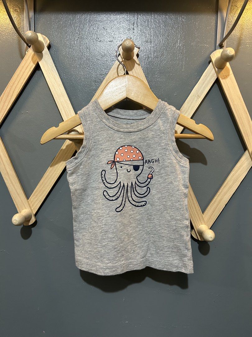 Carter’s sando (Category: Babies & Kids Fashion) located in San Jose. Submitted by abbsc. (Listing ID 1462868963, Image 1). Description: Stretchable fabric 12m on tag.