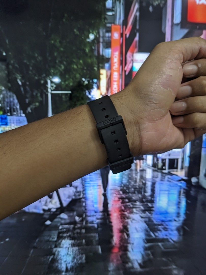 Casio Watch (Category: Watches) located in Serendah. Submitted by shakeelanas (Listing ID 1462829644, Image 2). Description: Brand : Casio Auntentic: Unknown Case Size (include crown) : 3.6 cm Size (+ - 0.5cm) : Fit to 19cm RM13 Sell as is. Some defect on buckle Working conditions Model wrist size 16cm Postage Semenanjung RM7, Sabah Sarawak Labuan RM15.