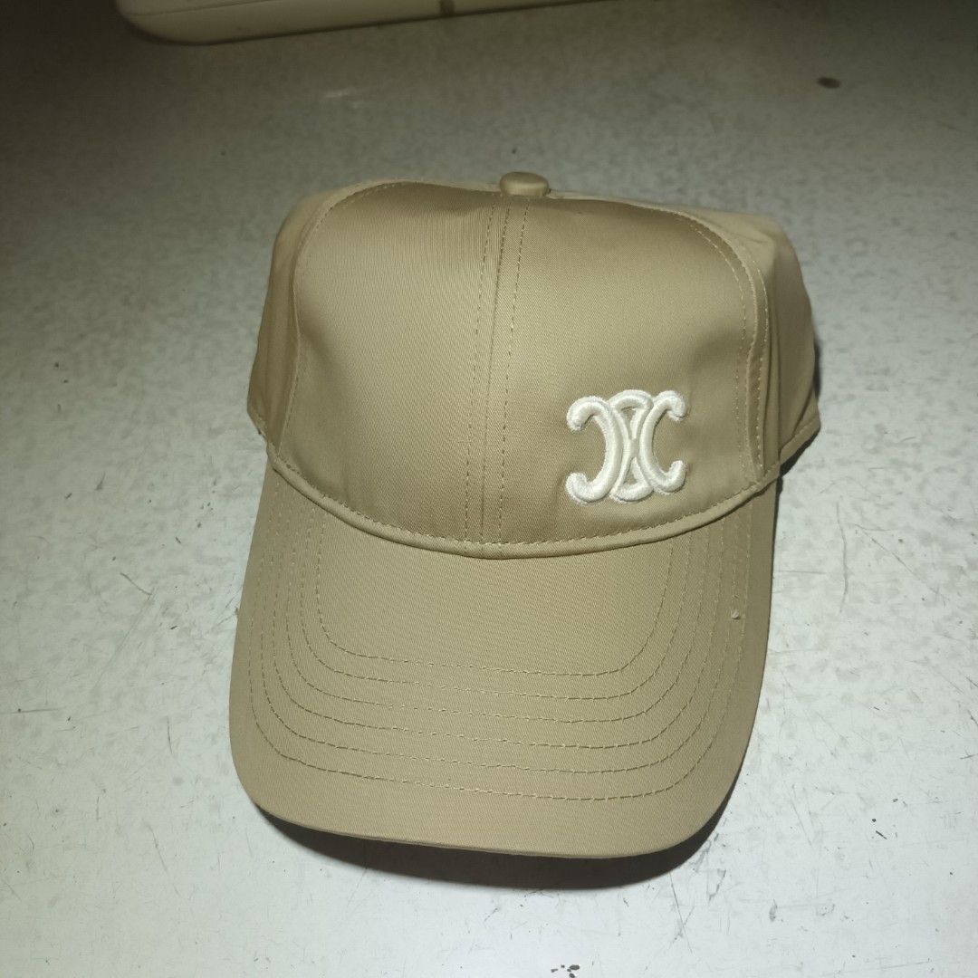Celine Paris Triomphe Logo (Category: Caps & Hats) located in Manila. Submitted by itsnik444 (Listing ID 1462807172, Image 1). Description: Mode of Payments: •GCASH Courier: • LALAMOVE ( Same day Delivery) • J&T EXPRESS • LBC ❗️ Product color may slightly vary due to photographic ❗️ DISCLAIMER: We are not associated or affiliated with any brand posted.
