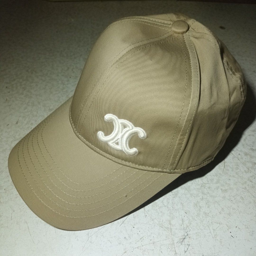 Celine Paris Triomphe Logo (Category: Caps & Hats) located in Manila. Submitted by itsnik444 (Listing ID 1462807172, Image 2). Description: Mode of Payments: •GCASH Courier: • LALAMOVE ( Same day Delivery) • J&T EXPRESS • LBC ❗️ Product color may slightly vary due to photographic ❗️ DISCLAIMER: We are not associated or affiliated with any brand posted.
