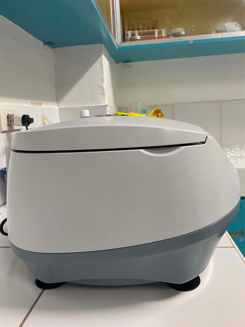 Centrifuge [5000rpm] (Category: Cookers) located in Manila. Submitted by vastmountain_211fc5 (Listing ID 1462697485, Image 3). Description: automatic w/ timer. only use during thesis. .